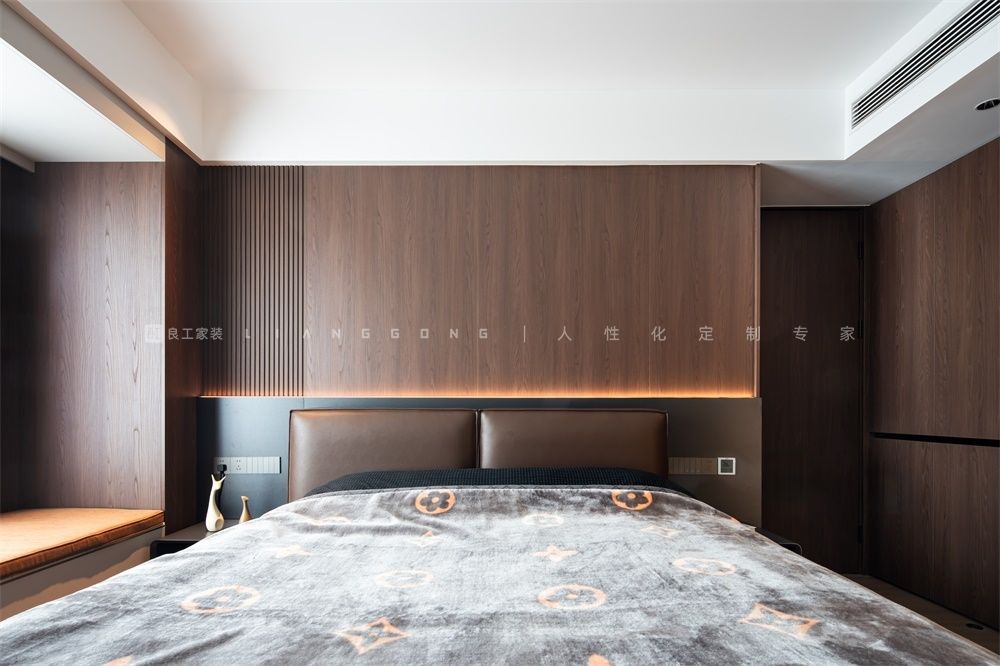 135㎡意式风格主卧装修案例
